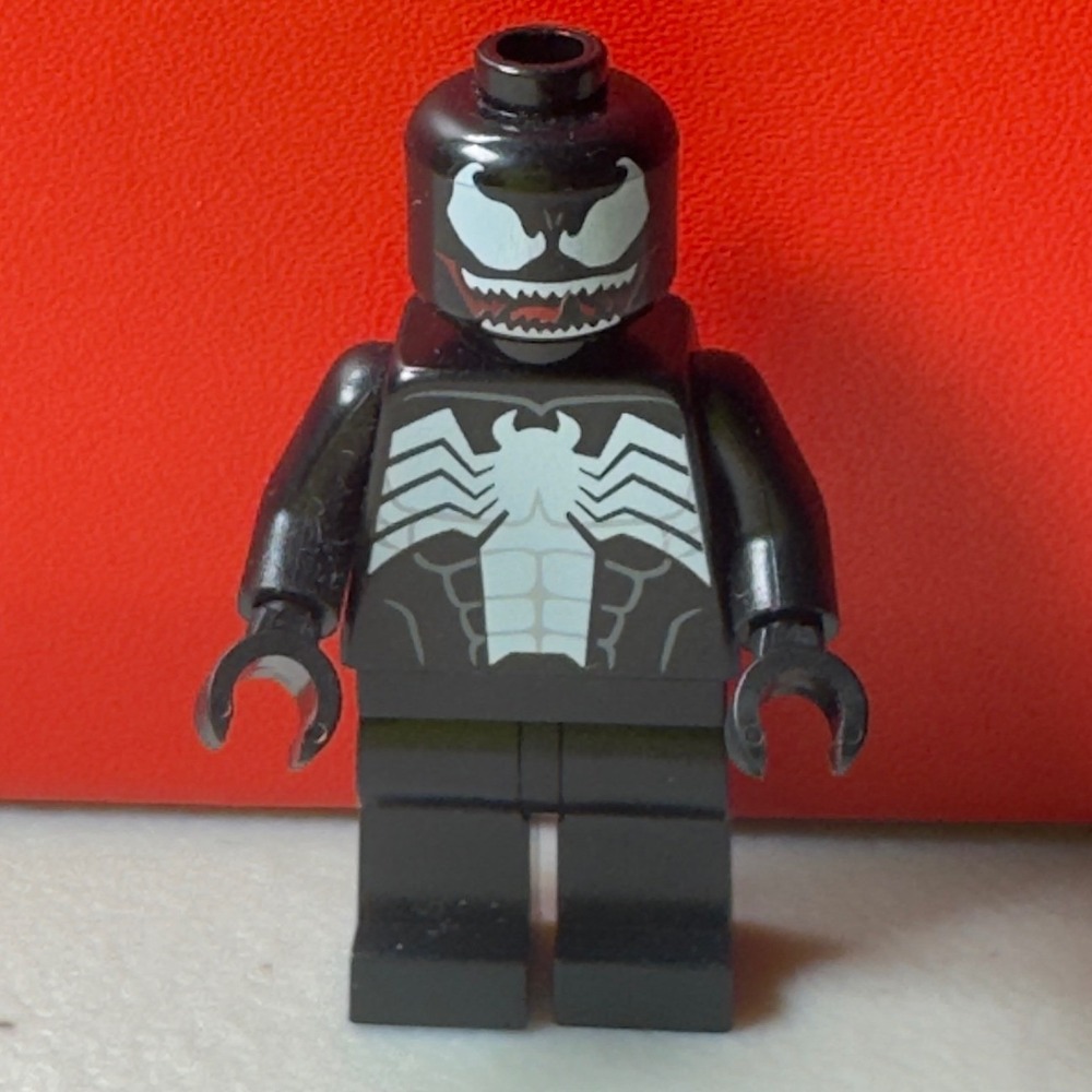 LEGO Marvel Super Heroes Venom Minifigure Black Suit Spider-Man Villain sh0542